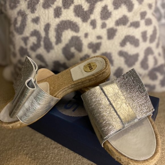 Super Sharp! AMERICAN RAG Women Slide by RAS Silver w/ Large Bow..MUST SEE - Picture 2 of 2